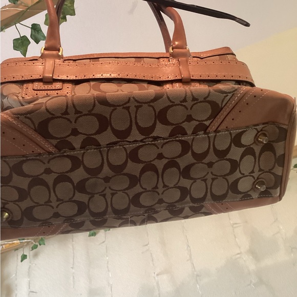 Coach Handbag - Picture 6 of 9